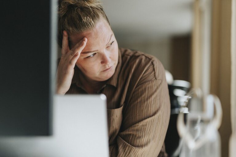 migraine gettyimages 2177933195 a607db1f48c0410fba83b9a1b9ff4bbc.jpg