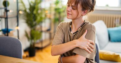 left arm pain gettyimages 1608039434 1cb8a09e0b944a718e96fc98902fca3b.jpg